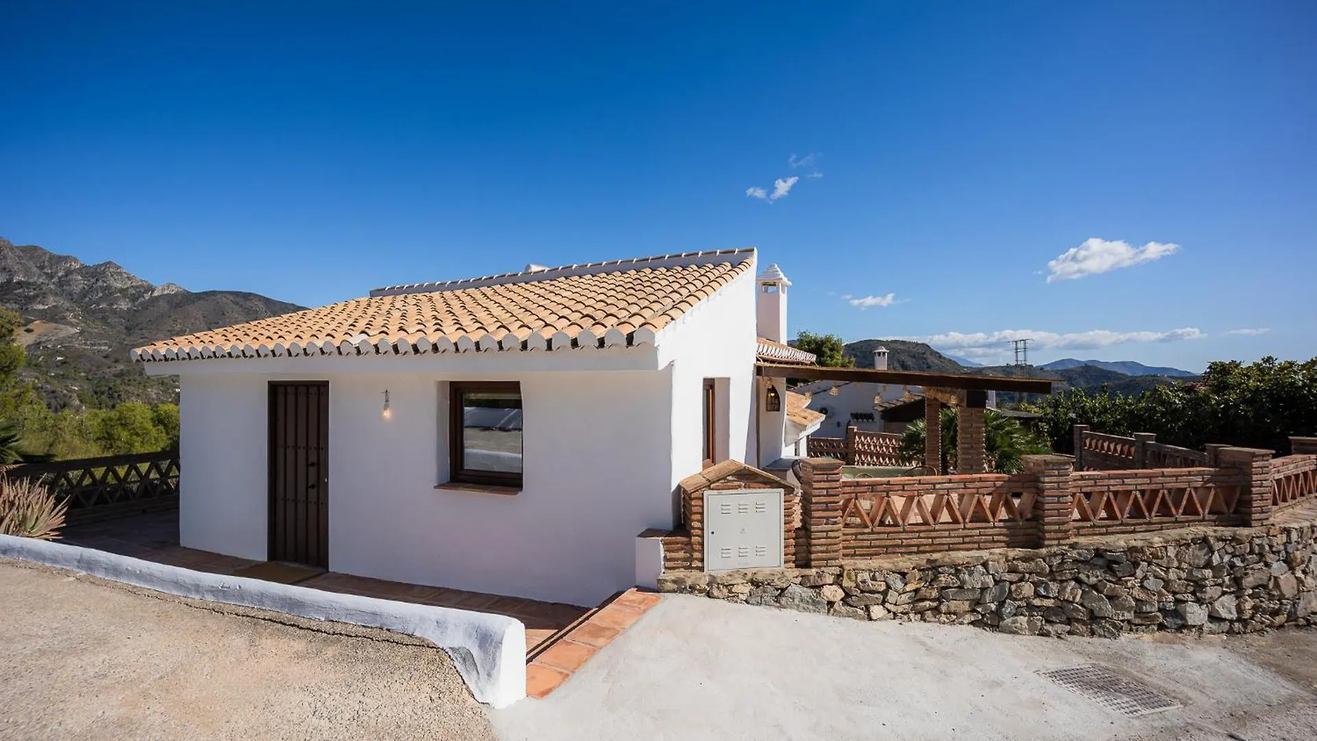 Rentitspain Cortijo Rural Fandango 1 Lujo Y Naturaleza La Herradura  Villa
